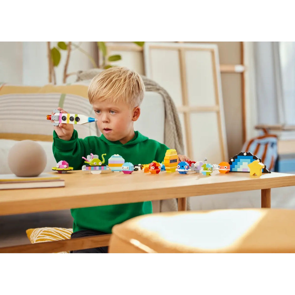 LEGO 11037 Classic Planetas do Espaço Criativo