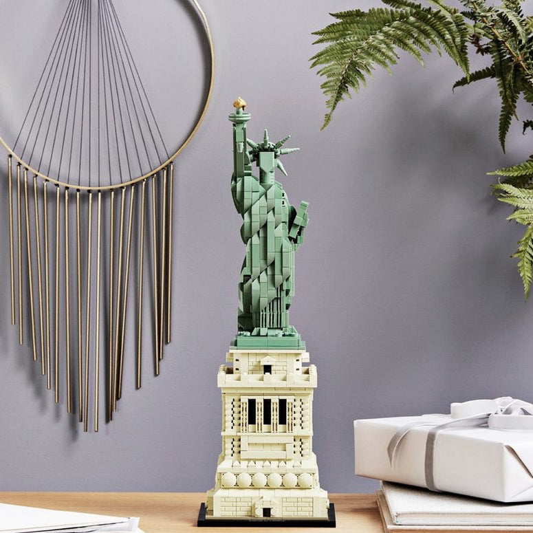 LEGO Architecture 21042 The Statue of Liberty 4