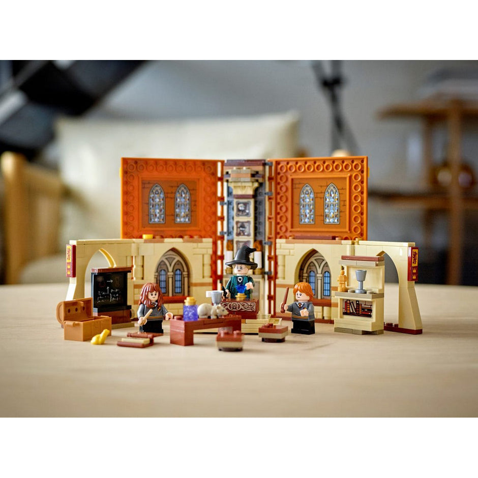 LEGO 76382 Harry Potter Momento Hogwarts Aula de Transfiguração - imagem 7