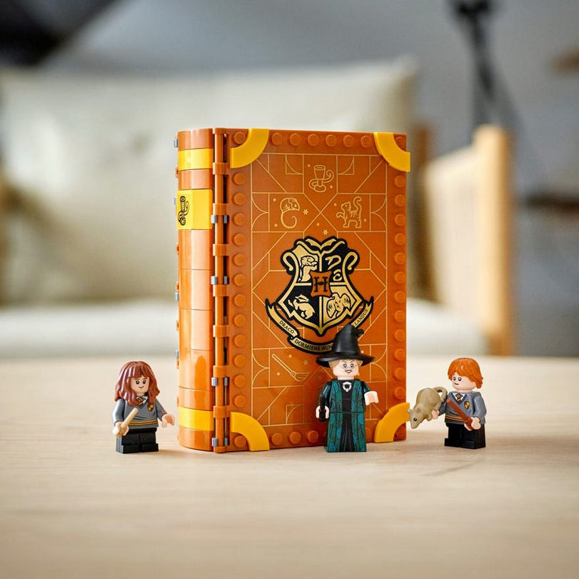 LEGO 76382 Harry Potter Momento Hogwarts Aula de Transfiguração - imagem 8