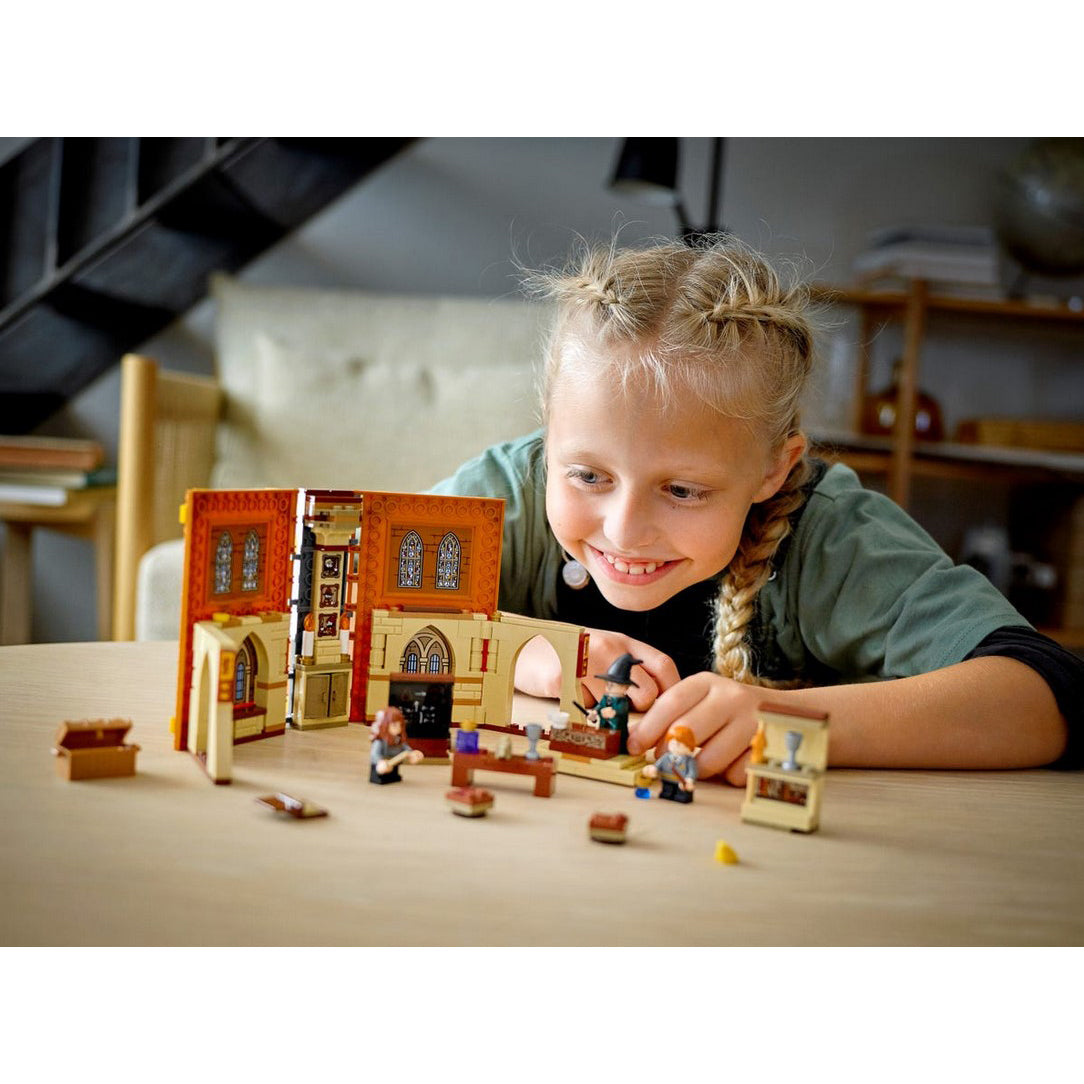 LEGO 76382 Harry Potter Momento Hogwarts Aula de Transfiguração - imagem 9