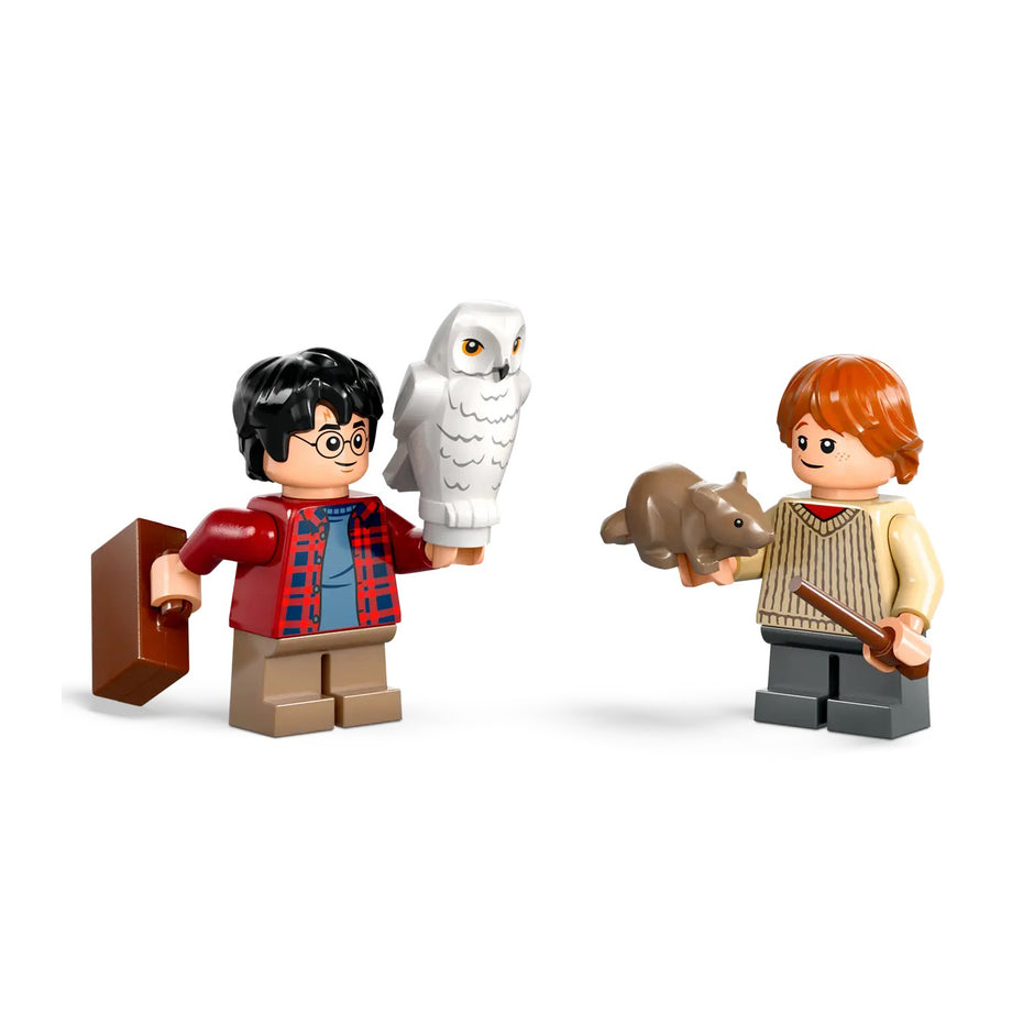 LEGO Harry Potter 76424 Ford Anglia Voador, detalhe da mala e varinhas