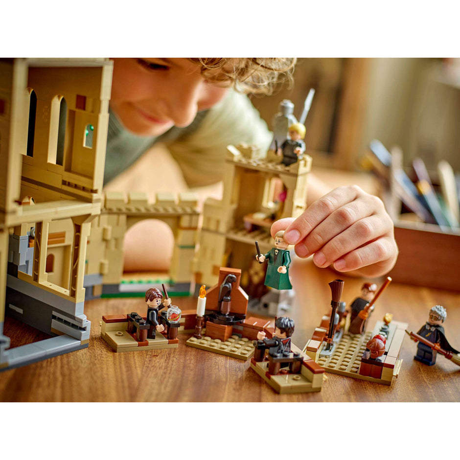 LEGO 76447 Harry Potter Castelo de Hogwarts Aulas de Voo - imagem 10