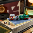 LEGO 40901 Bancas de Snacks do Ministério e de O Profeta Diário - imagem 9